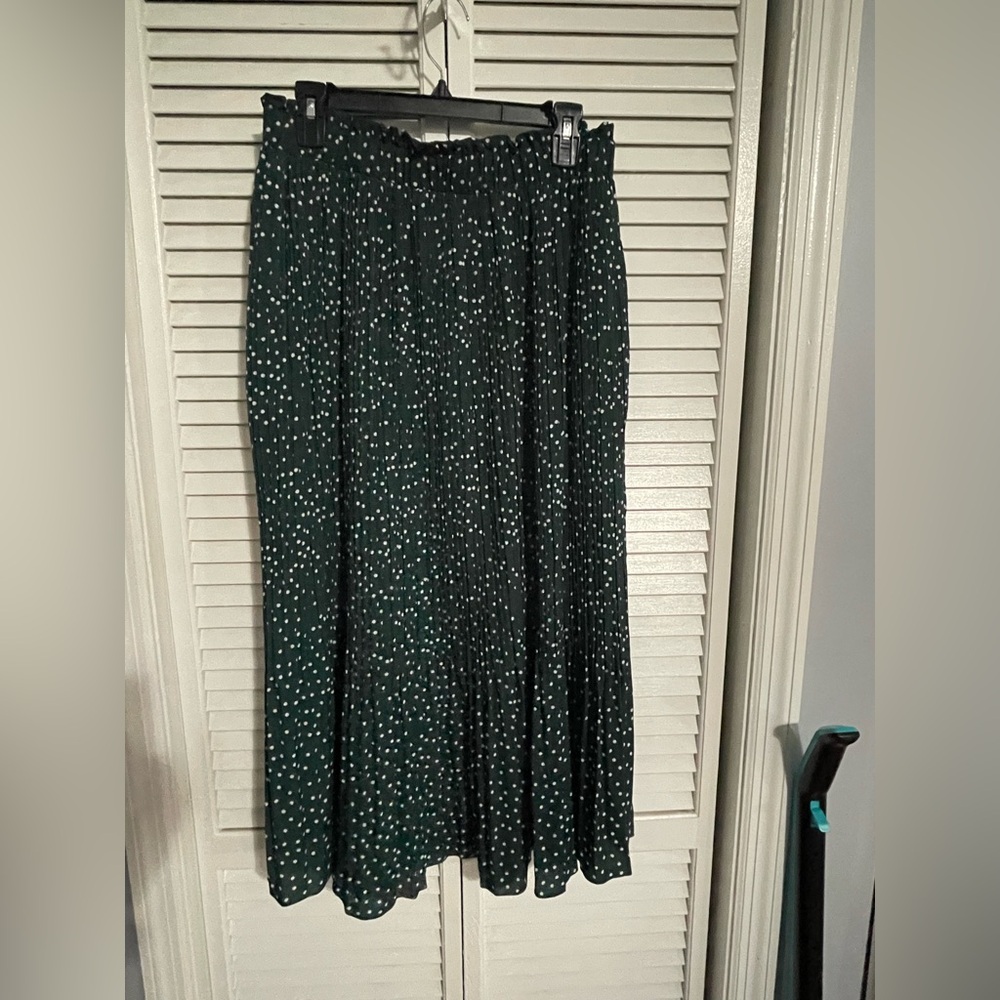 Elegant Green Polka Dot Skirt